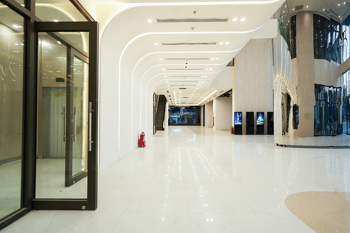 ROX Tower Goldmark City có tới 6 sảnh thang máy với 26 thang máy và 2 thang PCCC giúp tối ưu trải nghiệm vận hành.