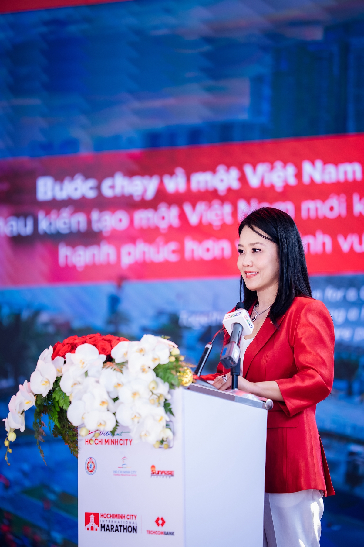 Bà Thái Minh Diễm Tú, Giám đốc Khối Tiếp thị, Techcombank, chia sẻ tại lễ khai mạc.