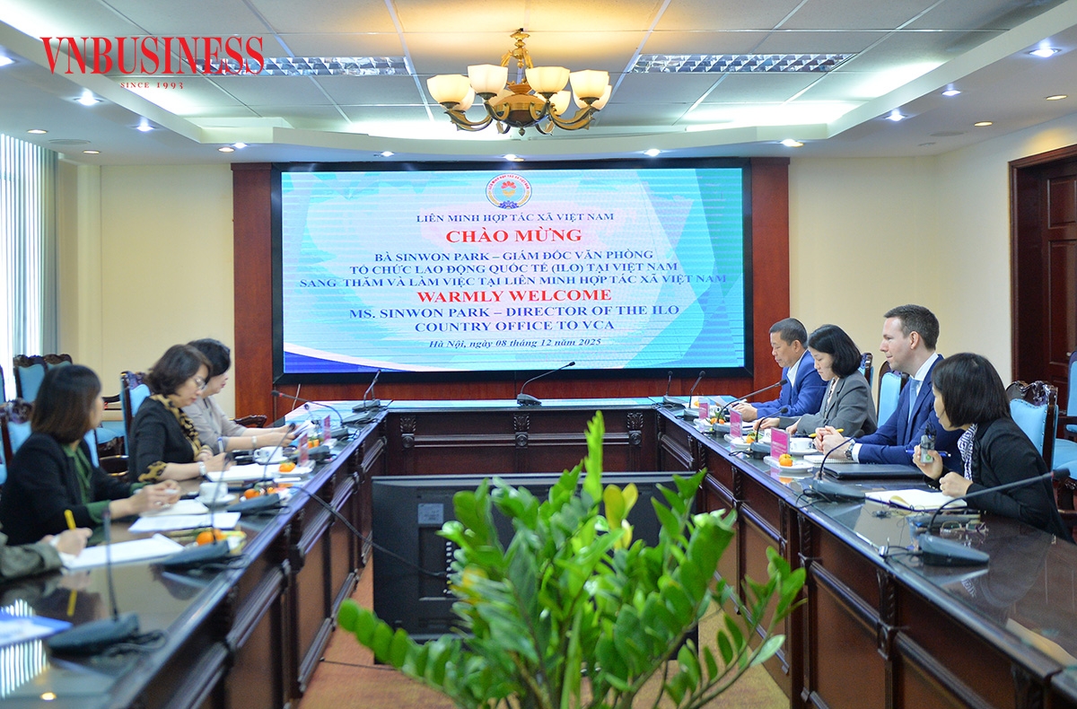 Toàn cảnh buổi làm việc.