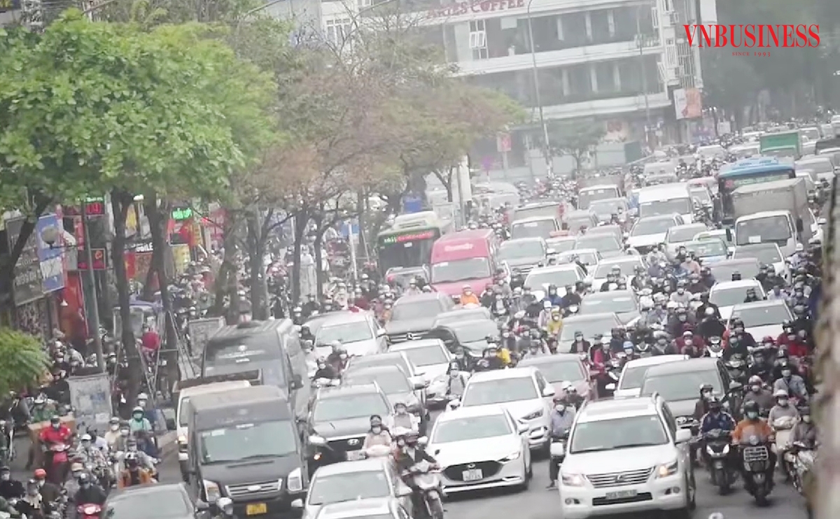 Việc hình thành vùng phát thải thấp không chỉ nhằm giảm ô nhiễm mà còn là giải pháp kép giải quyết cả ùn tắc giao thông kéo dài.