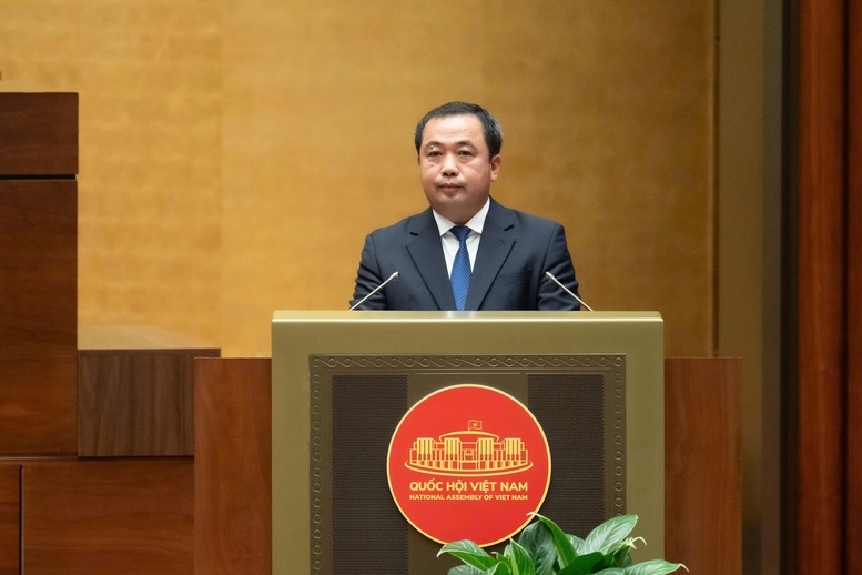 Bộ trưởng Bộ Nông nghiệp và Môi trường Trần Đức Thắng trình bày Báo cáo giải trình, tiếp thu, chỉnh lý dự thảo Luật sửa đổi, bổ sung một số điều của 15 luật trong lĩnh vực nông nghiệp và môi trường.