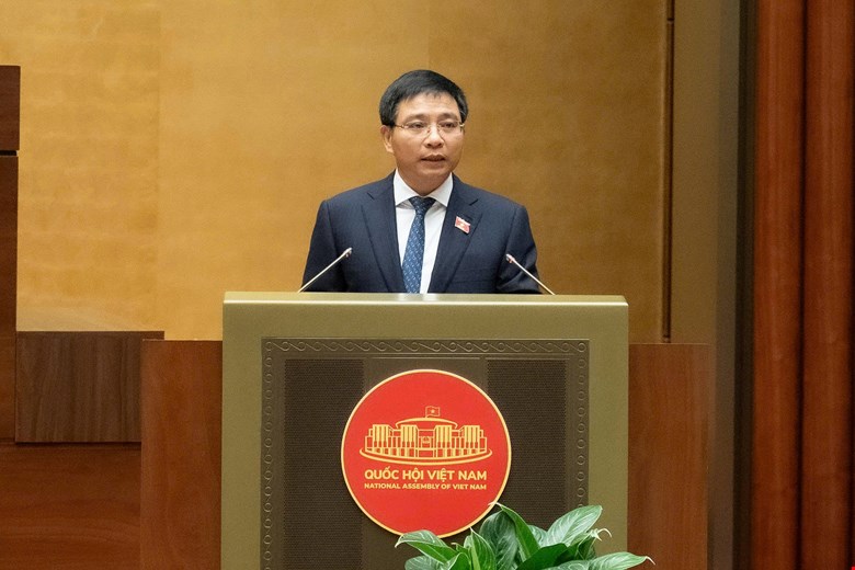 Bộ trưởng Bộ Tài chính Nguyễn Văn Thắng trình bày Báo cáo tóm tắt tiếp thu, giải trình Dự thảo luật.