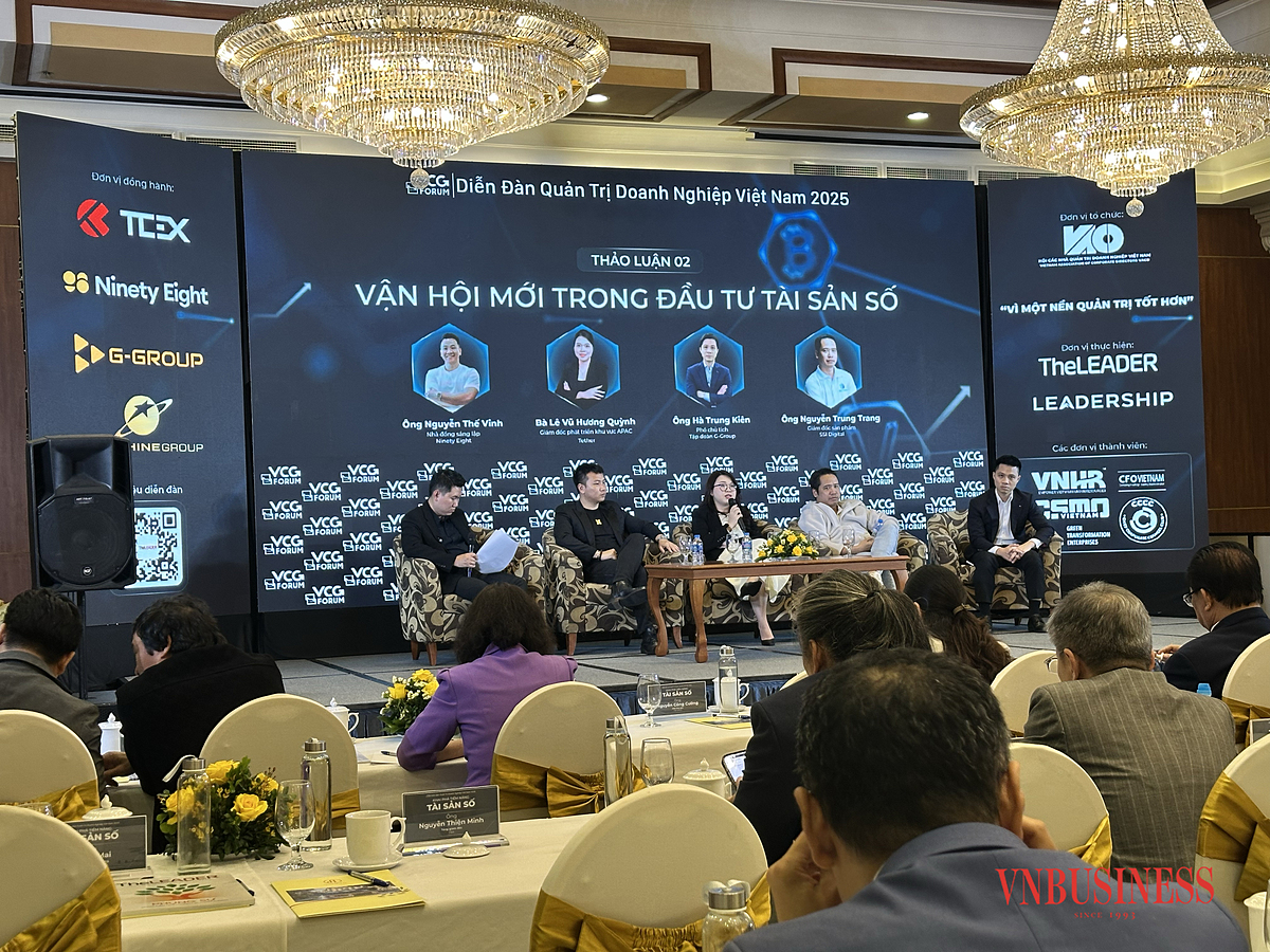 Các chuyên gia thảo luận tại toạ đàm.