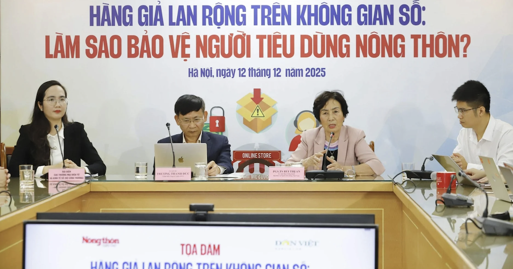 Các chuyên gia cho rằng lợi dụng sự bùng nổ của thương mại điện tử và tâm lý ham rẻ, cơn lốc hàng giả đang dịch chuyển mạnh mẽ từ thành thị về nông thôn.