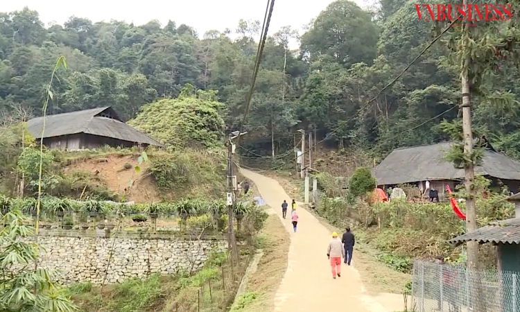 Từ công nghiệp không khói đến những ‘ngòi nổ’ trong nông thôn mới Lào Cai