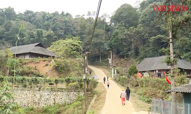 Từ công nghiệp không khói đến những ‘ngòi nổ’ trong nông thôn mới Lào Cai