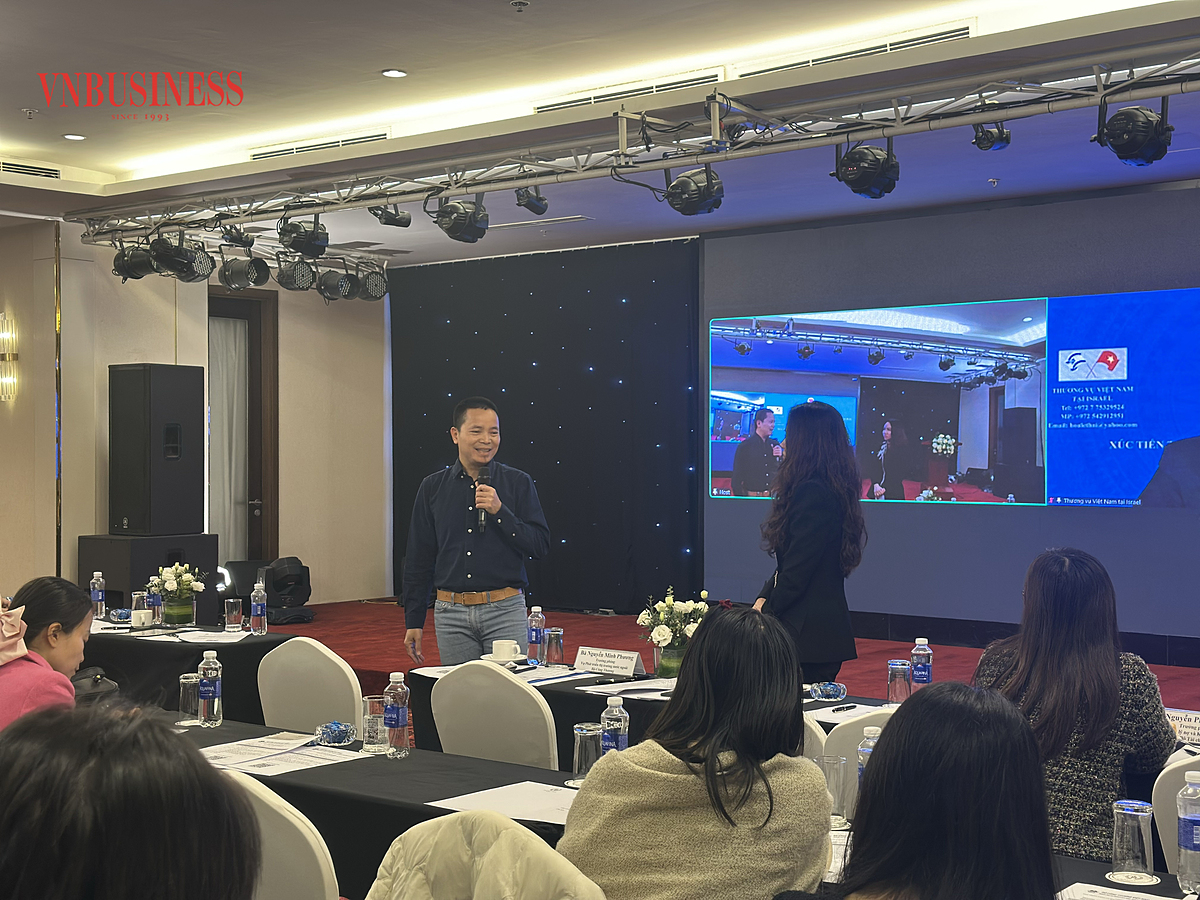 Đại diện Công ty chè Á Châu đặt câu hỏi tại hội thảo.