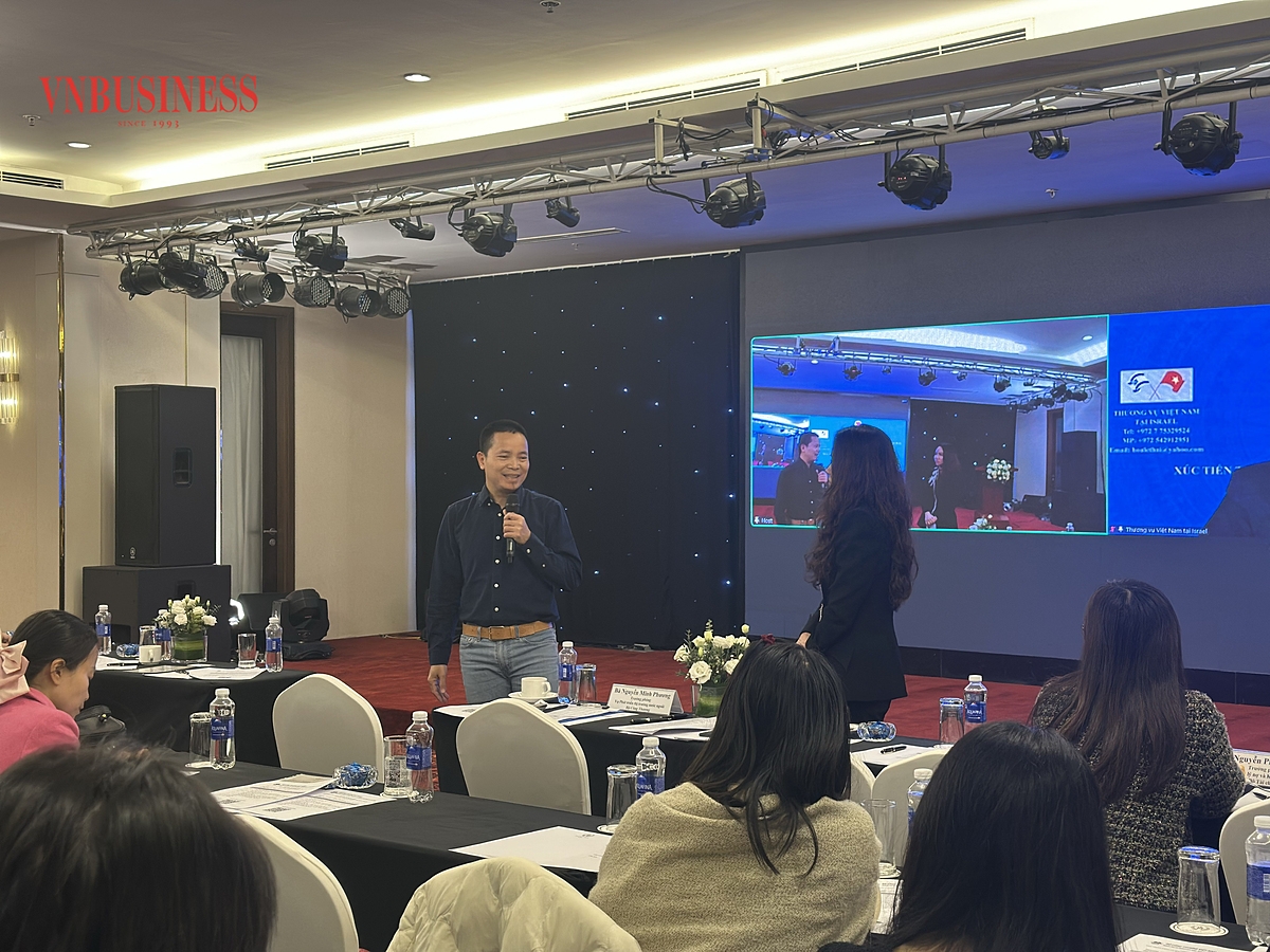 Đại diện Công ty chè Á Châu đặt câu hỏi tại hội thảo.