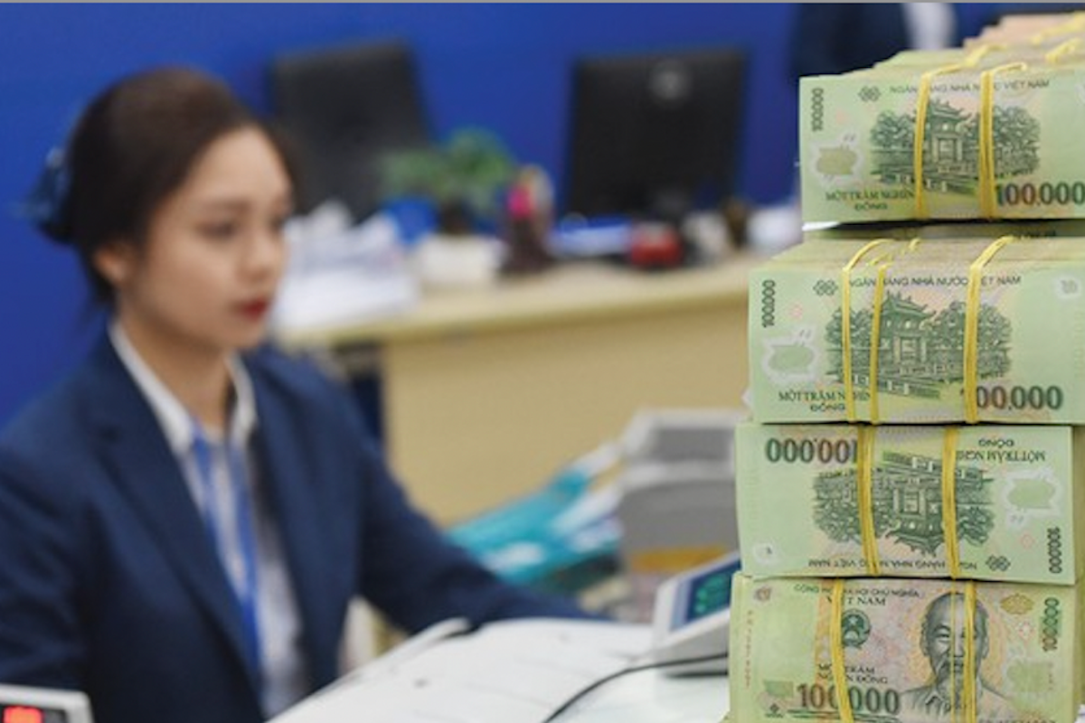 Lãi suất tiết kiệm tiếp tục nhích lên ở nhiều ngân hàng, kỳ hạn 6 tháng đã xuất hiện lãi suất trên 7%/năm.