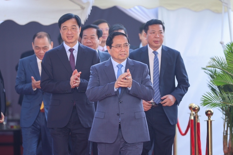 Thủ tướng Chính phủ Phạm Minh Chính, Bí thư Thành ủy Hà Nội Nguyễn Duy Ngọc dự Lễ khởi công dự án đầu tư xây dựng khu đô thị thể thao Olympic. Ảnh: VGP