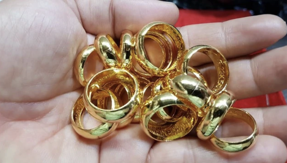 Các chuyên gia đều thống nhất cho rằng để huy động lượng lớn vàng trong dân cần tránh xa các giải pháp hành chính áp đặt.