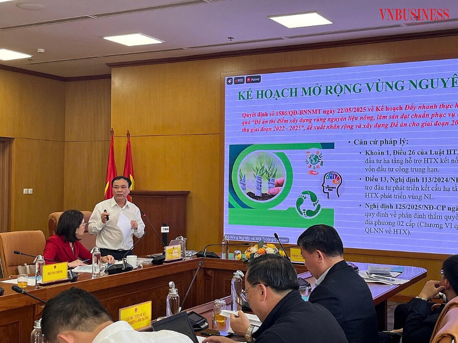 Ông Lê Đức Thịnh, Cục trưởng Cục Kinh tế hợp tác và Phát triển nông thôn phát biểu tại Hội nghị.