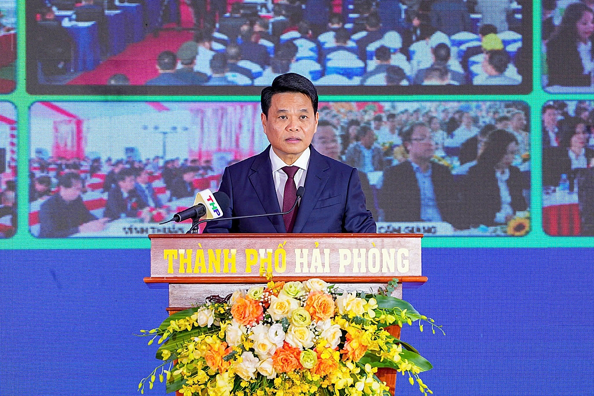 Chủ tịch UBND TP Hải Phòng Lê Ngọc Châu phát biểu tại buổi lễ.