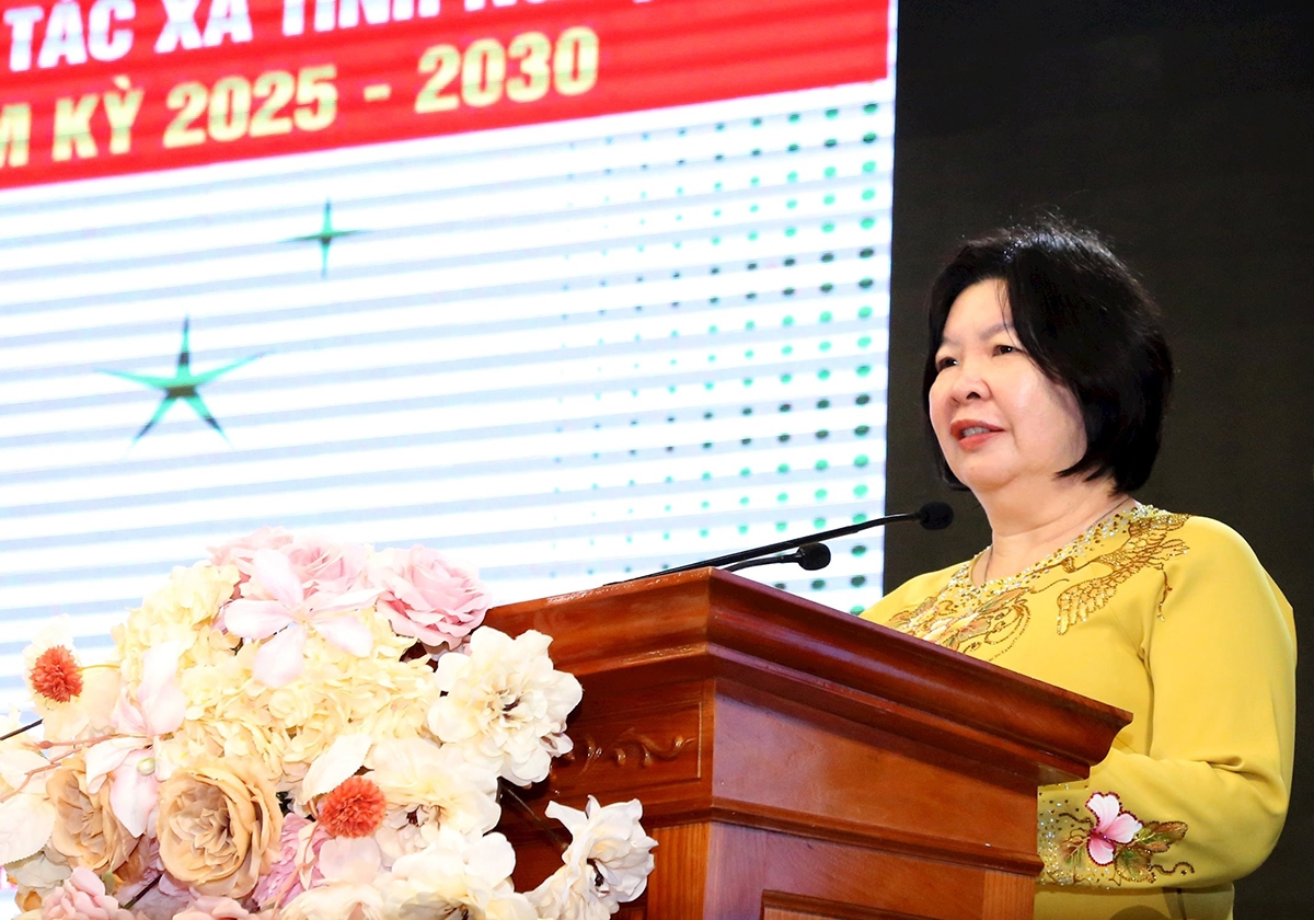 Chủ tịch Liên minh HTX Việt Nam Cao Xuân Thu Vân phát biểu tại Đại hội.