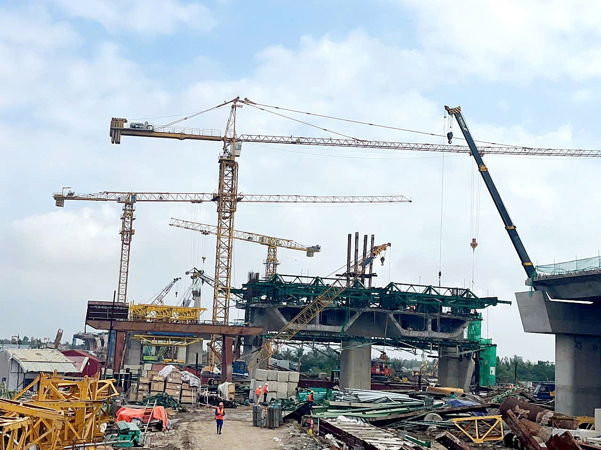 Các gói thầu tại dự án Vành đai 2 do BQLDA đầu tư xây dựng các công trình giao thông và nông nghiệp Hải Phòng làm chủ đầu tư đang được đẩy nhanh tiến độ thi công.