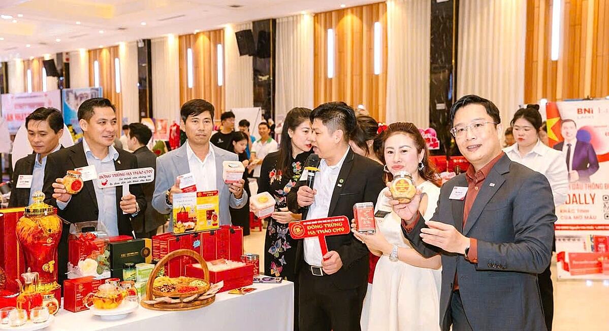 HTX Đà Lạt tham gia xúc tiến thương mại sản phẩm từ đông trùng hạ thảo.