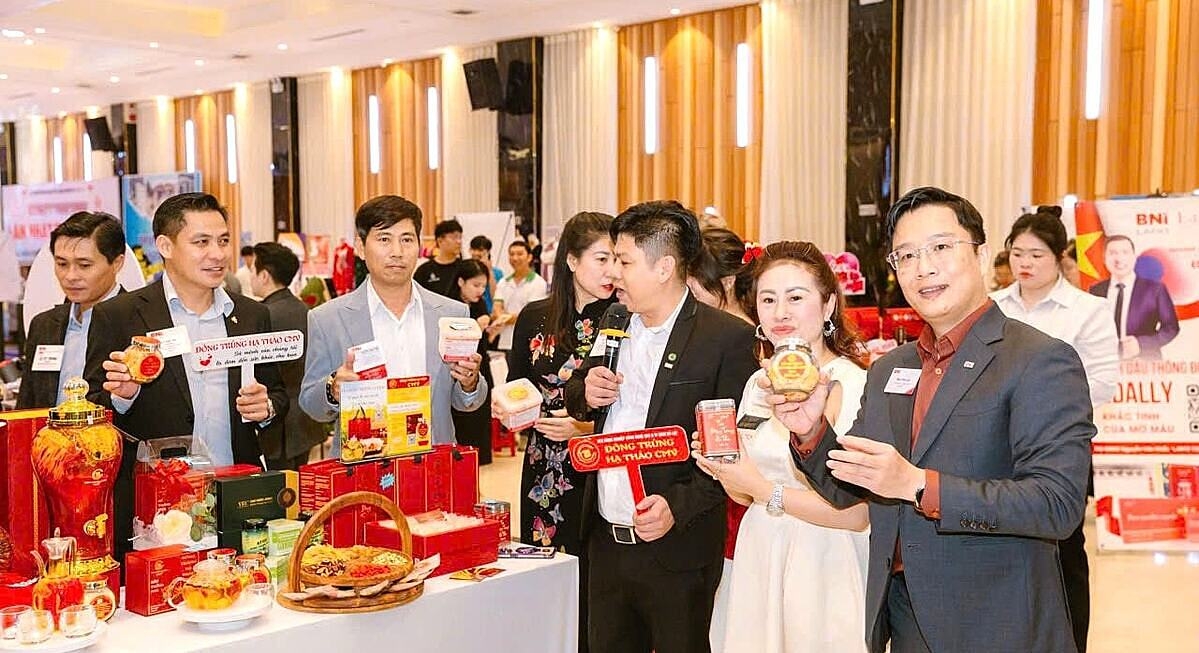 HTX Đà Lạt tham gia xúc tiến thương mại sản phẩm từ đông trùng hạ thảo.