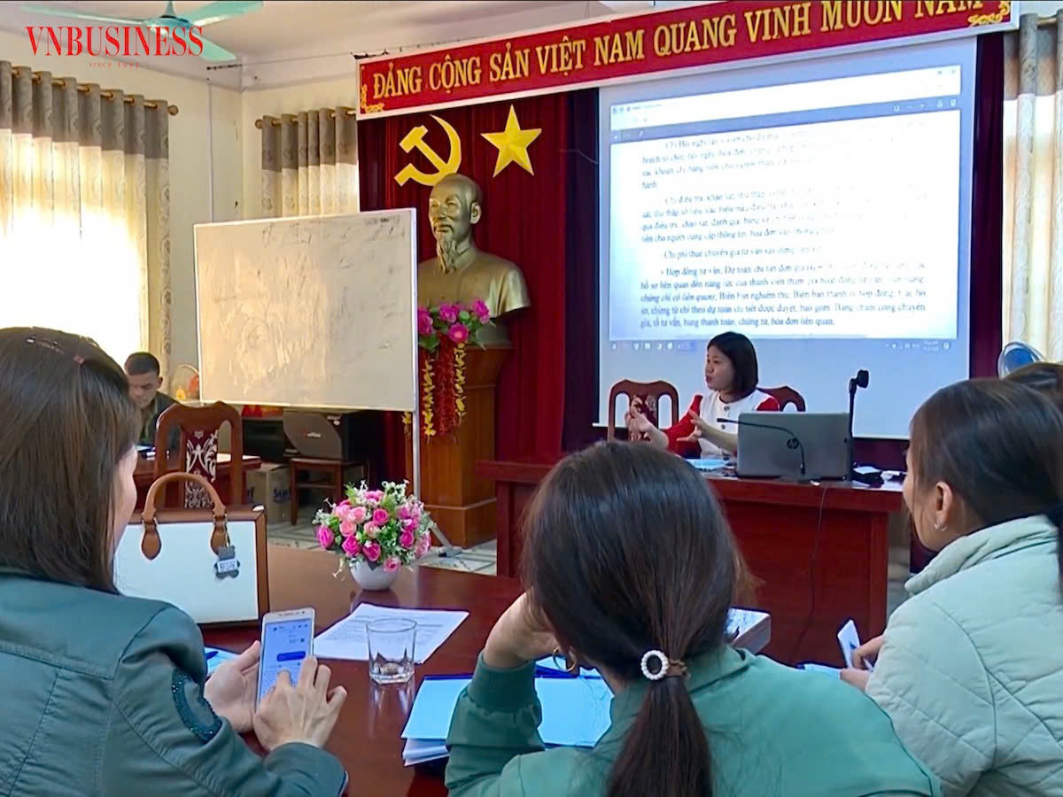 Các buổi tập huấn chuyển đổi số chật kín, thể hiện quyết tâm đổi mới của HTX.