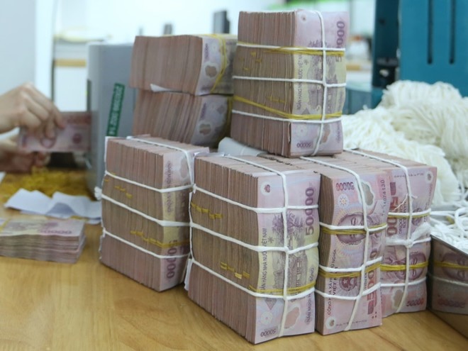 Theo các chuyên gia, việc xoay trục điều hành và giảm sự lệ thuộc vào nguồn vốn ngân hàng không còn là lựa chọn, mà là yêu cầu bắt buộc.