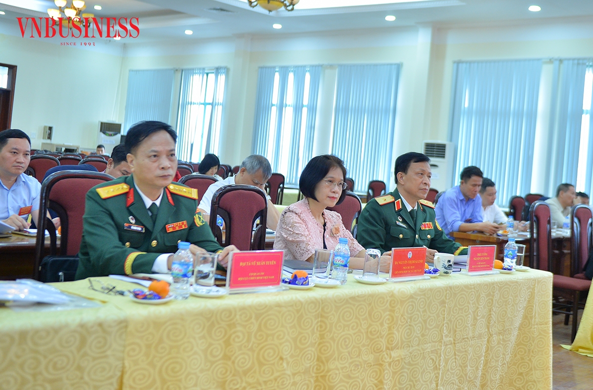 Đại hội có sự hiện diện của Thiếu tướng Nguyễn Tiến Thắng &lpar;bên phải&rpar;, Ủy viên Ban Thường vụ Trung ương Hội CCB Việt Nam; Phó Bí thư Thường trực Đảng ủy, Phó chủ tịch Liên minh HTX Việt Nam Nguyễn Thị Hoài Linh.