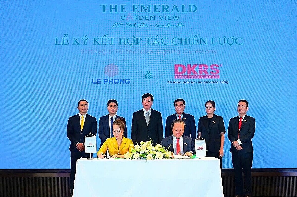 Lễ ký kết hợp tác chiến lược dự án The Emerald Garden View giữa Tập đoàn Lê Phong và công ty DKRS.