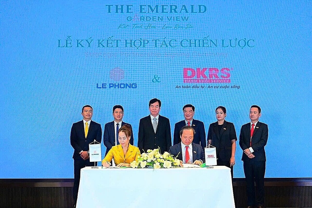 Lễ ký kết hợp tác chiến lược dự án The Emerald Garden View giữa Tập đoàn Lê Phong và công ty DKRS.