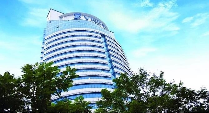 Nhiều phiên đấu giá cổ phần nhà nước không đủ điều kiện tổ chức, từ thương vụ VNPT bán cổ phần MSB cho đến các đợt thoái vốn của Vicem, Vinataba…