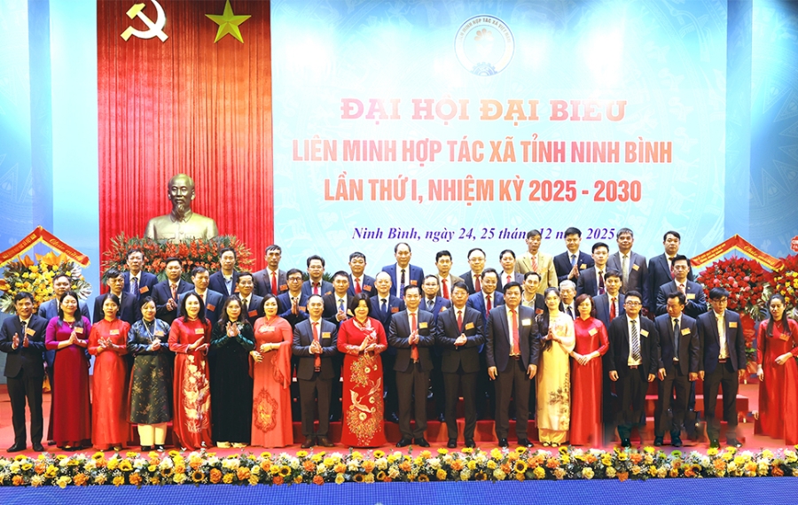Ban Chấp hành Liên minh HTX tỉnh Ninh Bình khóa I ra mắt Đại hội.