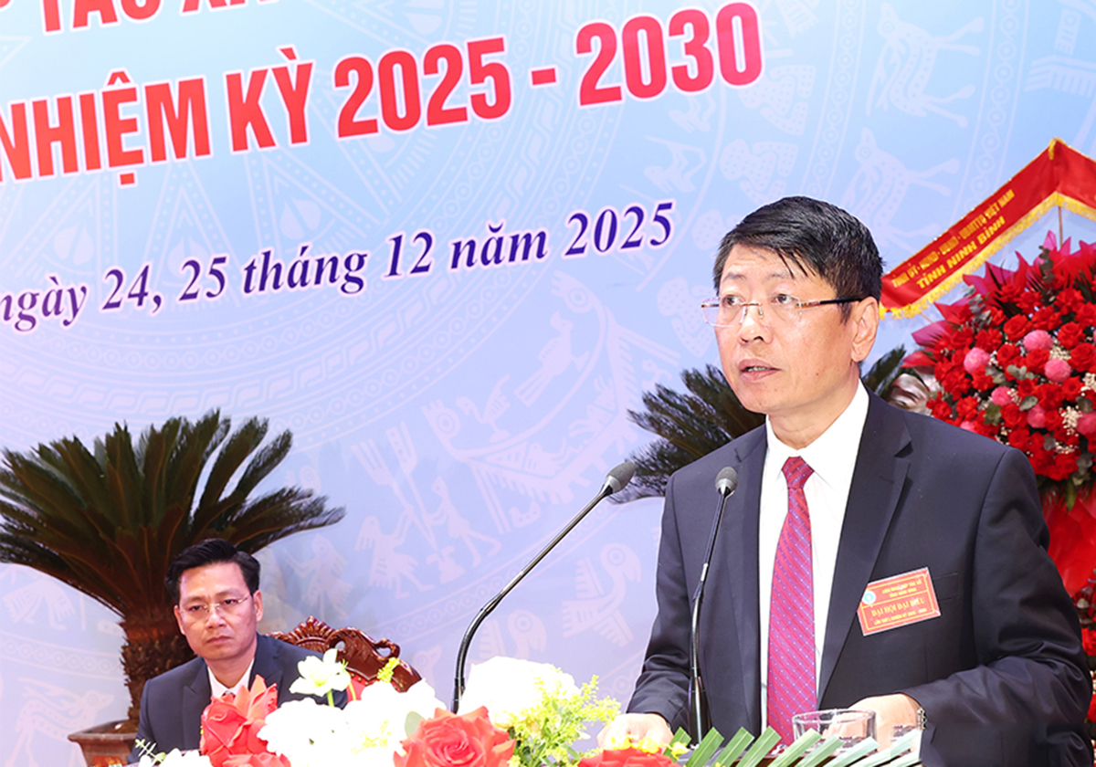 Phó Chủ tịch UBND tỉnh Ninh Bình Trần Song Tùng phát biểu tại Đại hội.