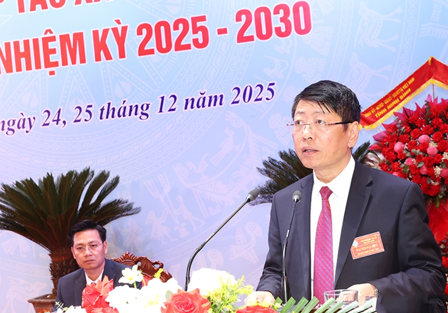 Phó Chủ tịch UBND tỉnh Ninh Bình Trần Song Tùng phát biểu tại Đại hội.