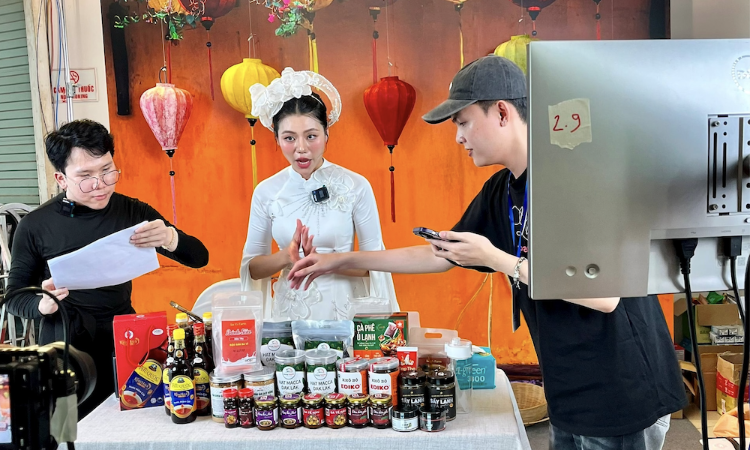 Siết chặt quản lý thuế livestream: Tập trung kiểm tra KOL, KOC và hàng hóa bán trực tuyến