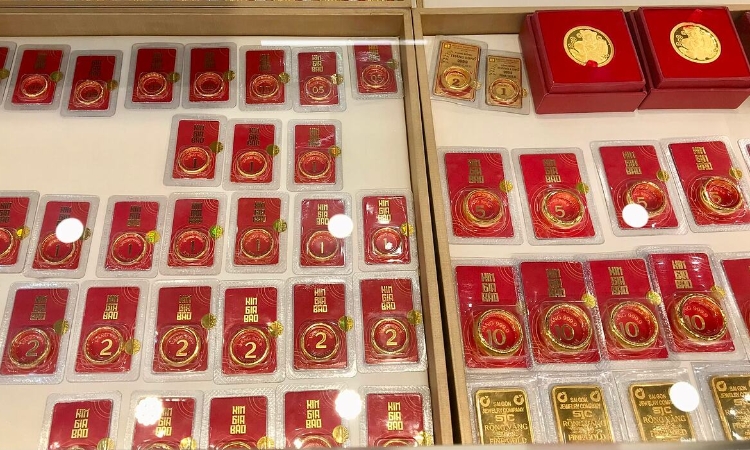 Vàng nhẫn áp sát vàng miếng, chênh lệch chỉ còn 100.000 đồng/lượng