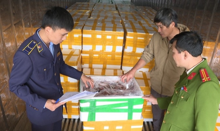 Liên tiếp phát hiện thực phẩm bẩn, không rõ nguồn gốc dịp cận Tết