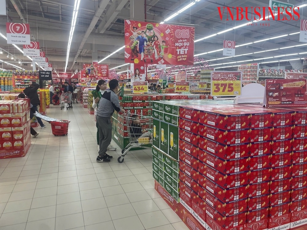 Sự quyết liệt của cơ quan quản lý trong việc kiểm soát rượu giả, rượu lậu dịp cận Tết cũng góp phần làm thị trường trở nên sạch hơn, tạo lợi thế cho những đơn vị nhập khẩu chính ngạch và uy tín.