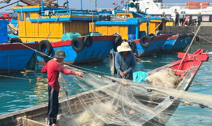 Thủ tướng yêu cầu chuyển đổi nghề, tạo sinh kế bền vững cho ngư dân chống khai thác IUU