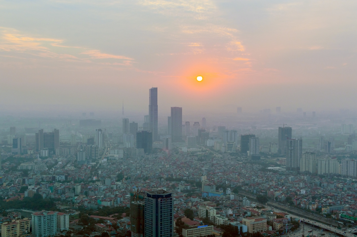 Trên bảng xếp hạng các thành phố có chất lượng không khí tệ nhất thế giới, Hà Nội cũng từng lọt top 5 thành phố ô nhiễm nhất toàn cầu. Ảnh Shutterstock.
