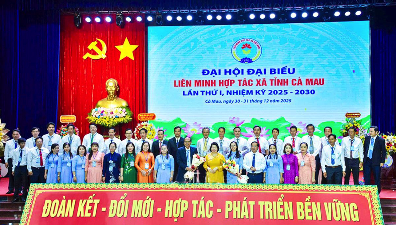 The Executive Committee of Ca Mau Cooperative Alliance for the new term.