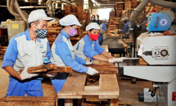 On December 31, 2025, U.S. President Donald Trump announced a one-year postponement of the planned tariff increase on certain imported furniture products. This is a positive signal for companies exporting furniture to the U.S.