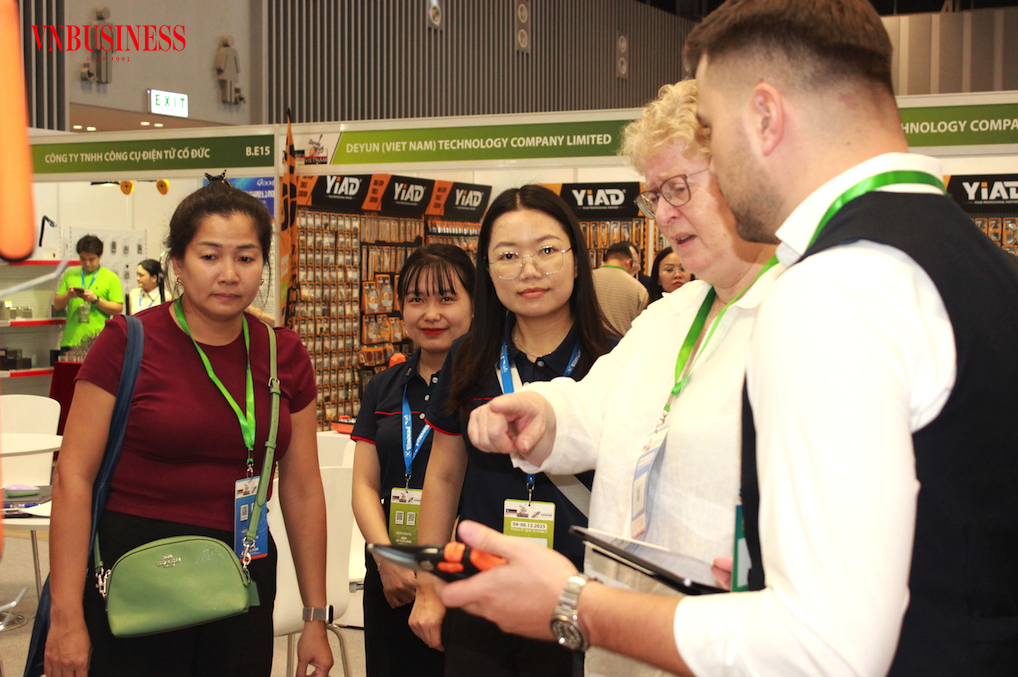 Các DN Việt Nam cần linh hoạt đàm phán với nhà thu mua của Mỹ để giảm thiểu tác động tiêu cực từ rào cản thương mại.