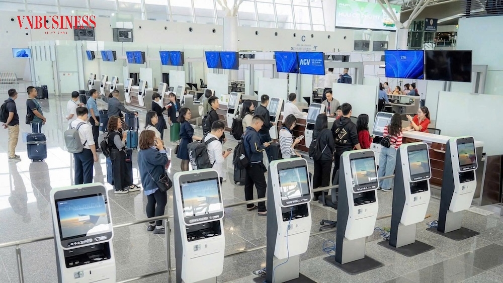 Nghịch lý nguồn cung tăng kỷ lục, giá vé máy bay Tết Bính Ngọ vẫn "neo" cao