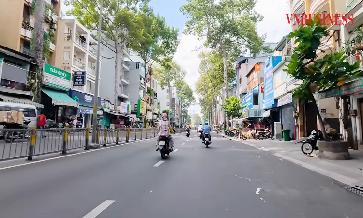 Đầu cơ nhà phố: Nhà đầu tư cũ “kẹt hàng”, người mới vẫn chờ giá hợp lý