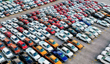 Nguồn cung ‘phình to’ kỷ lục: Thị trường ô tô bước vào chu kỳ ‘xả hàng’ kéo dài?