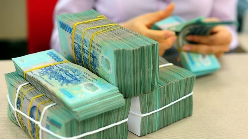 "Sóng ngầm" huy động và áp lực lên lãi vay