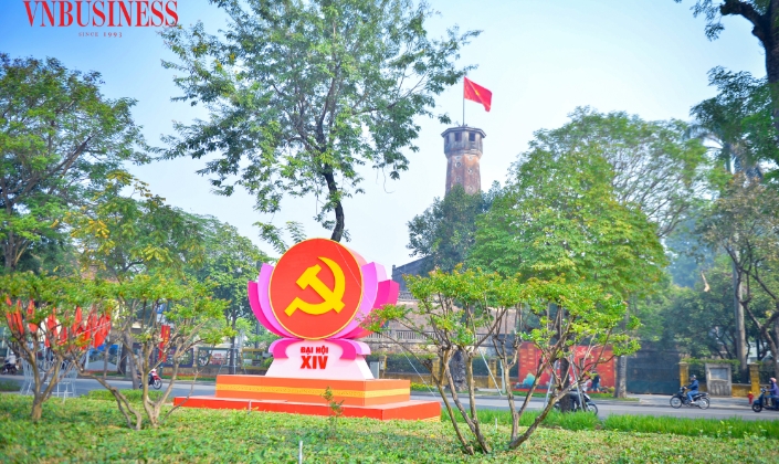 Hà Nội rực rỡ cờ hoa chào mừng Đại hội XIV của Đảng