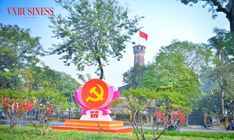 Hà Nội rực rỡ cờ hoa chào mừng Đại hội XIV của Đảng