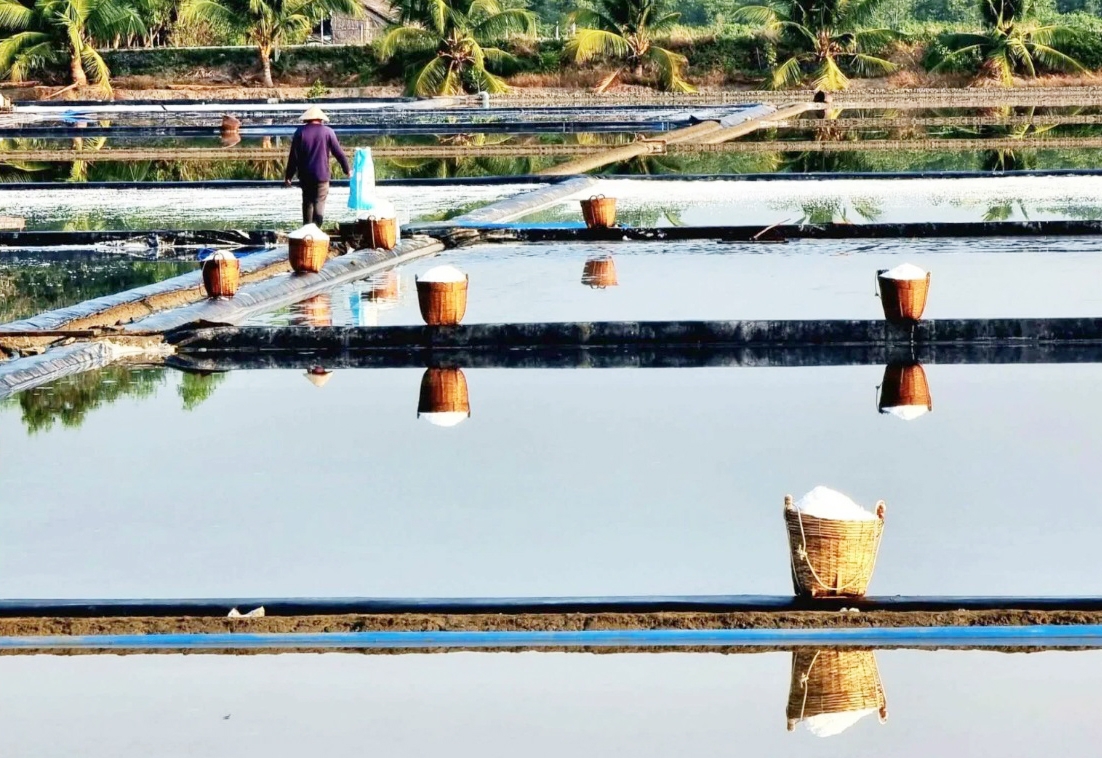 Làng muối dần hồi sinh, đổi vận nhờ tư duy sản xuất, kinh doanh mới.