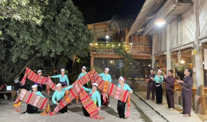 Hành trình ‘lặng lẽ đi, bền bỉ làm’ của một chàng trai Mường