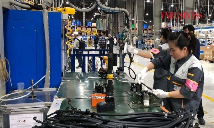 Chỉ số PMI ngành sản xuất tháng 2: Niềm tin kinh doanh cao nhất trong 41 tháng