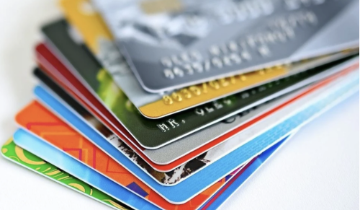 Hàng loạt ngân hàng mạnh tay đóng tài khoản