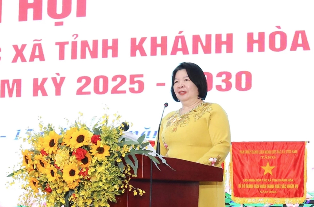 Chủ tịch Liên minh HTX Việt Nam Cao Xuân Thu Vân phát biểu tại Đại hội.